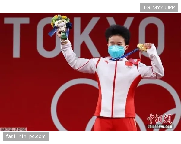 侯志慧训练完偷偷吃蛋糕被拍，这自律人设绷不住了？